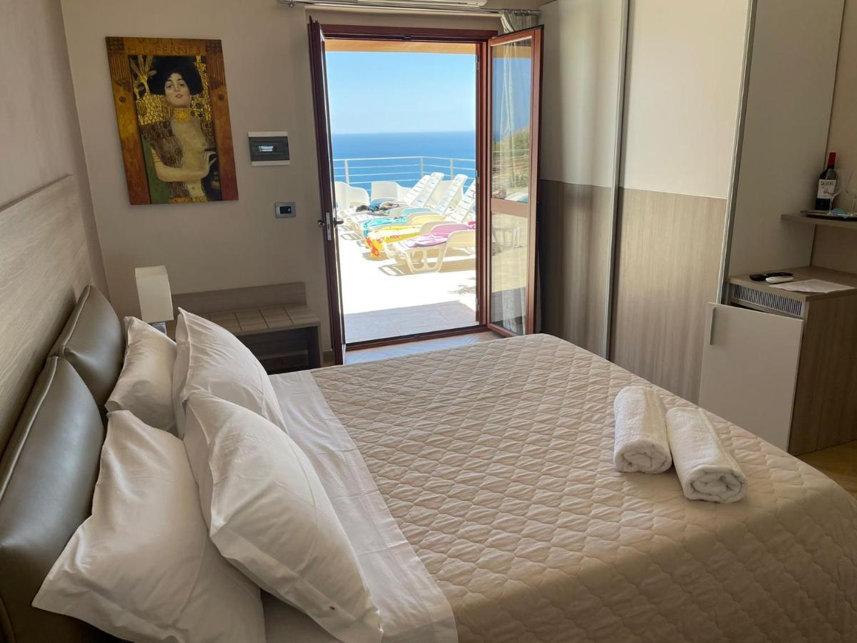 B&B Terrazze Chiaramontane Marina di Palma Luaran gambar