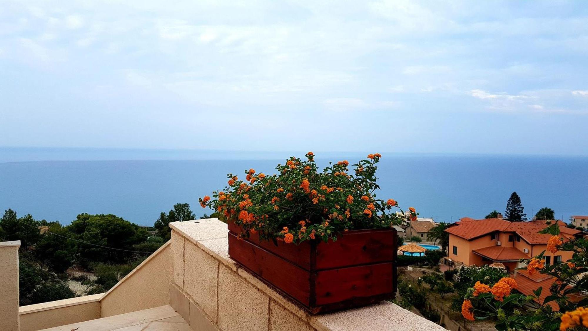 B&B Terrazze Chiaramontane Marina di Palma Luaran gambar