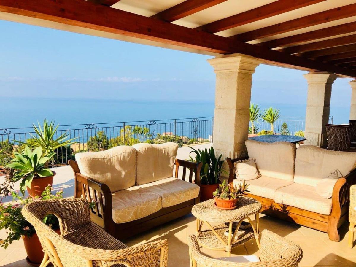 B&B Terrazze Chiaramontane Marina di Palma Luaran gambar