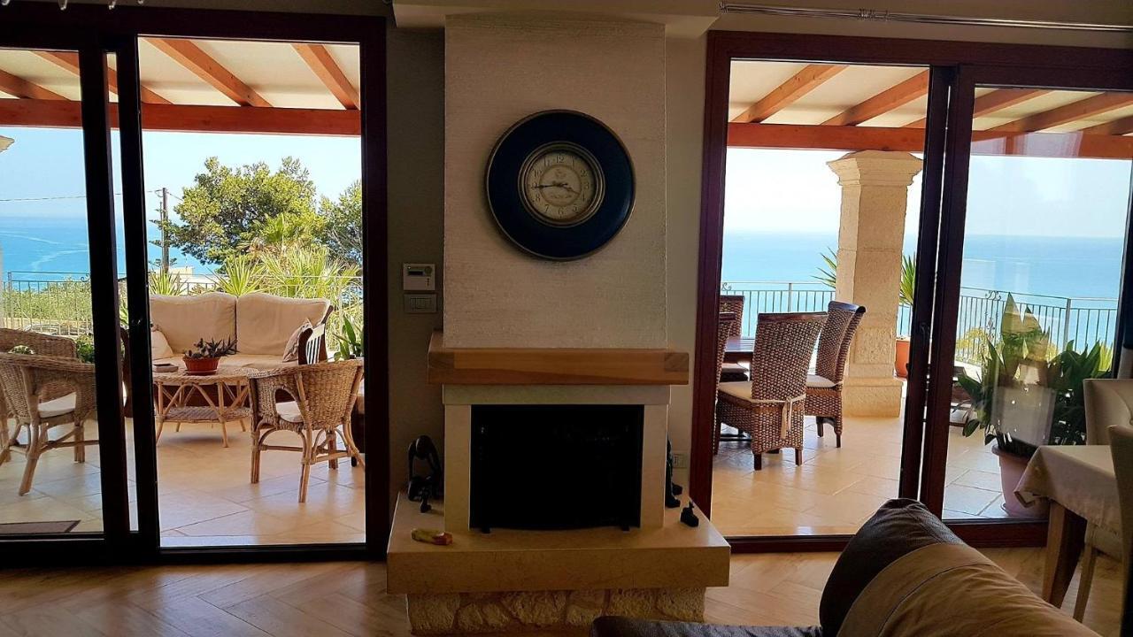 B&B Terrazze Chiaramontane Marina di Palma Luaran gambar